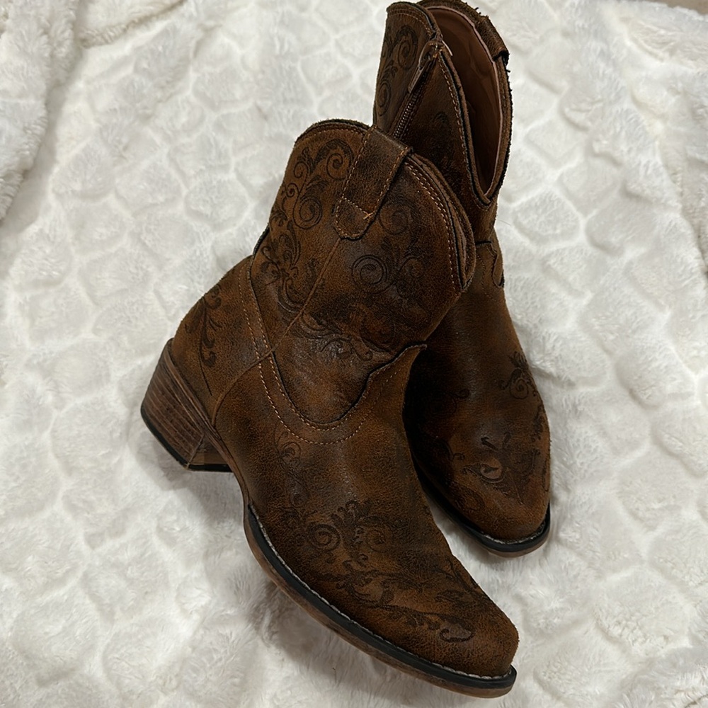 Woman’s Roper boots - Picture 2 of 5